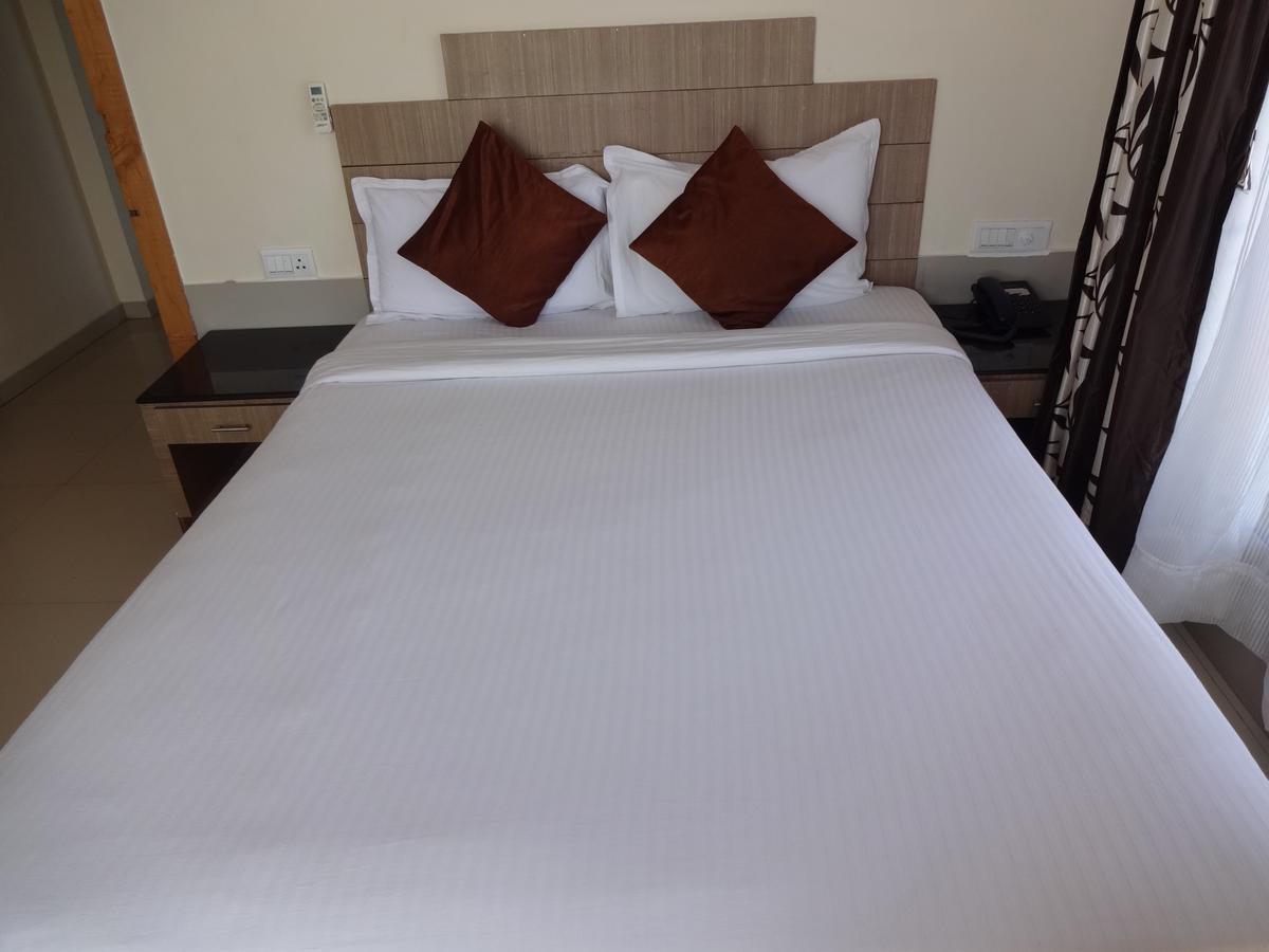 Royal Riviera Hotel Kumarakom Ngoại thất bức ảnh