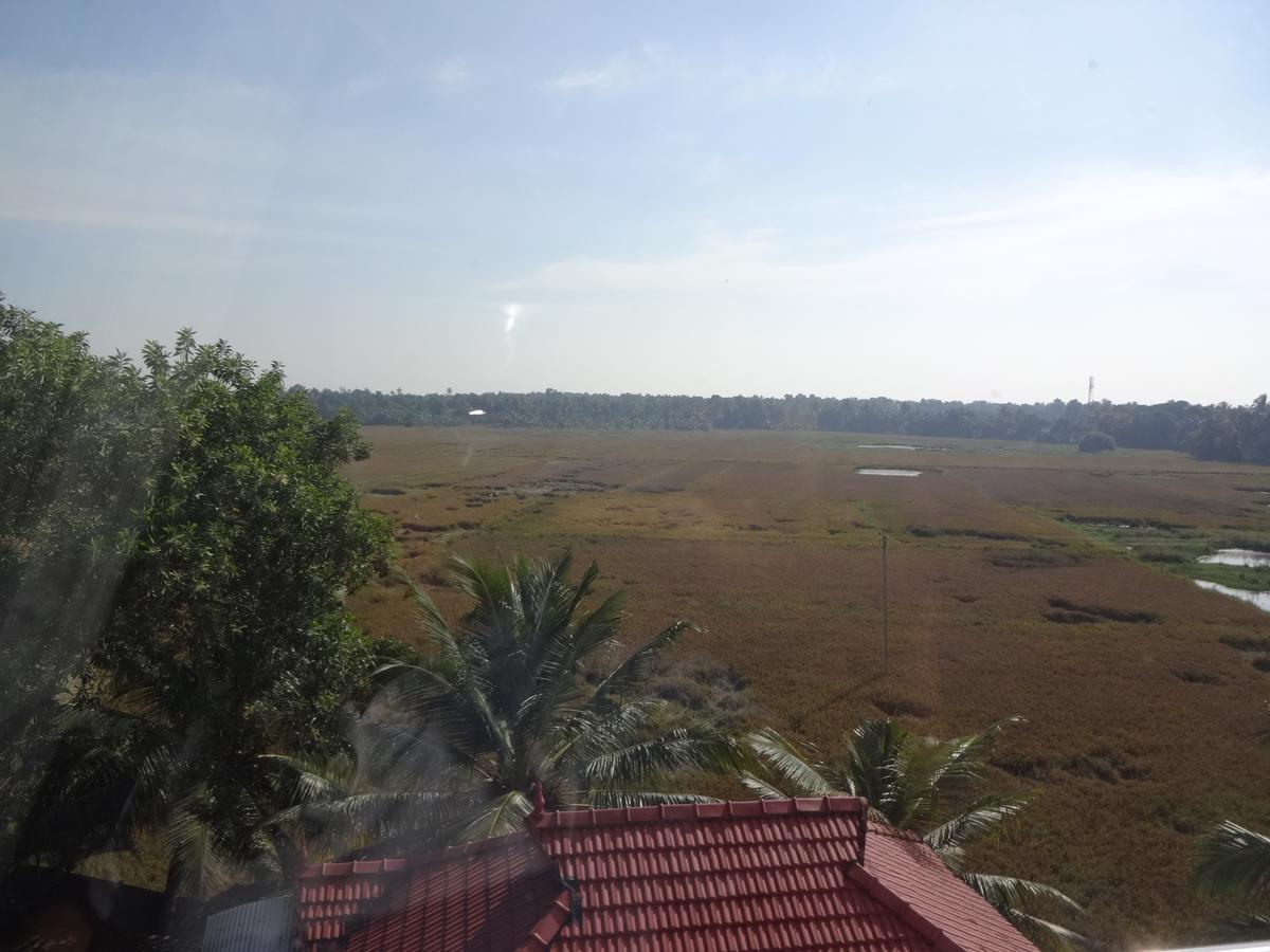 Royal Riviera Hotel Kumarakom Ngoại thất bức ảnh