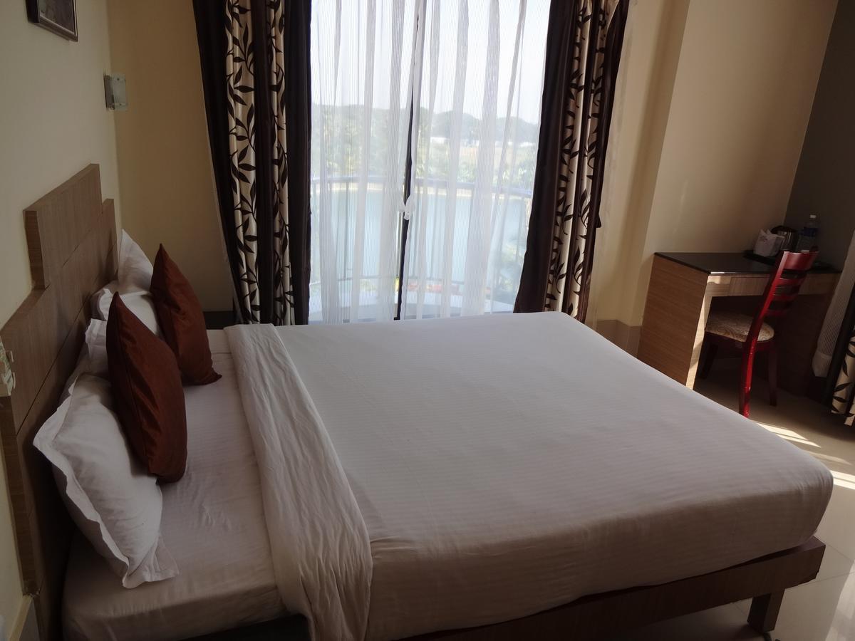 Royal Riviera Hotel Kumarakom Ngoại thất bức ảnh
