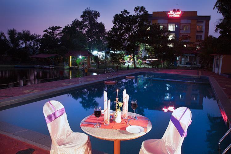 Royal Riviera Hotel Kumarakom Ngoại thất bức ảnh